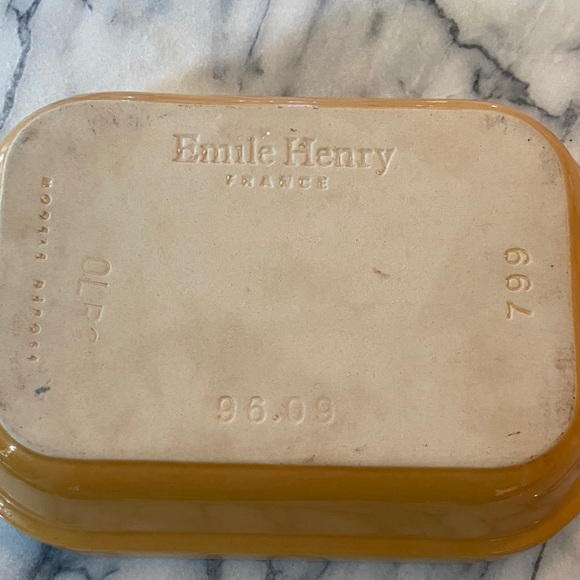 Emile Henry Mustard Yellow and white Stoneware Baking Dish - Picture 4 of 10